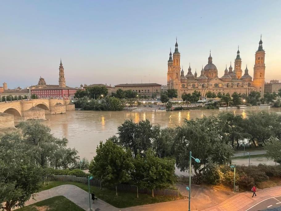 Apartamento Con Vistas Al Pilar Con Aparcamiento Privado Saragossa Zewnętrze zdjęcie